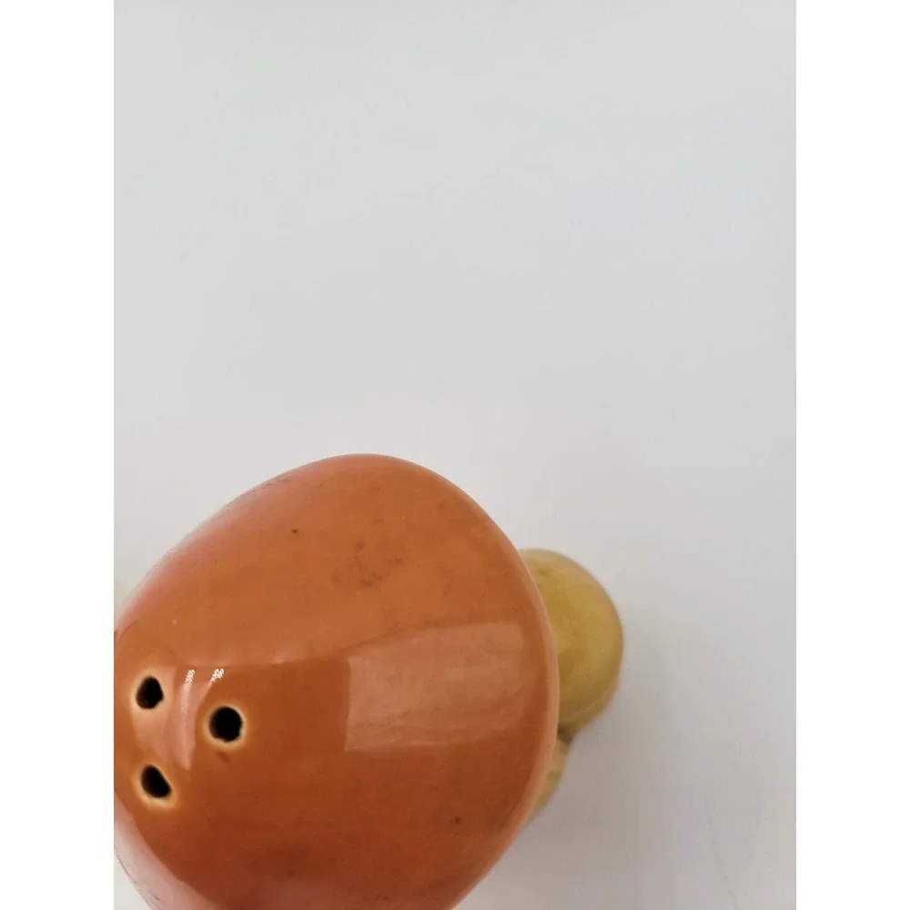 Vintage‎ 1970s Mushroom Salt and Pepper Shakers Orange Yellow Japan